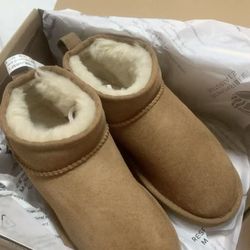 UGG CLASSIC MINI