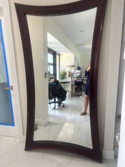 Decorative wall mirror