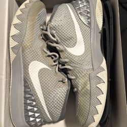 Kyrie 1 Wolf Grey’s