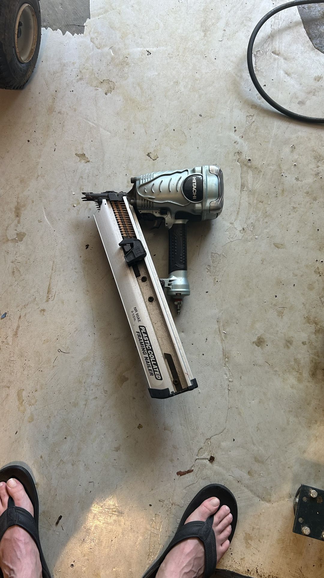 Hitachi Air Nail Gun