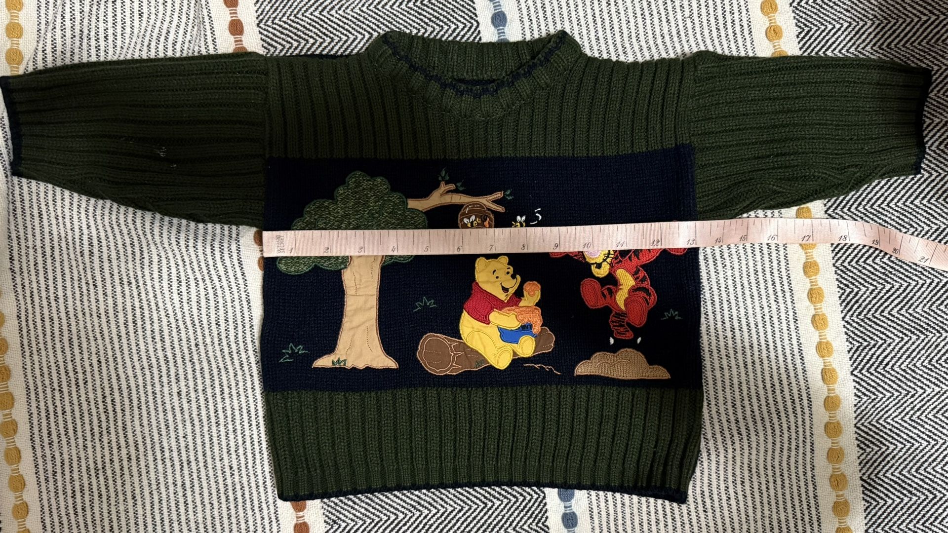 Winnie The Pooh Vintage Vtg Style Sweater Thick Knit