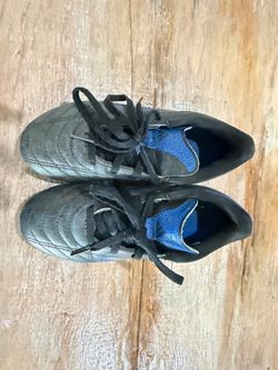 Youth soccer cleats - boys 13 1/2