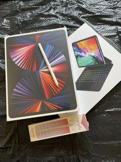 Apple iPad Pro 12.9” 5th Generation (2021 - M1 Chip) 256GB brand new sealed with keyboard & pen 