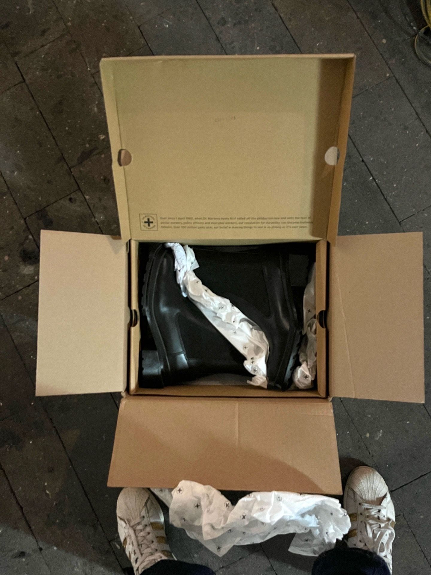Dr. Marten Maybole Chelsea Boots