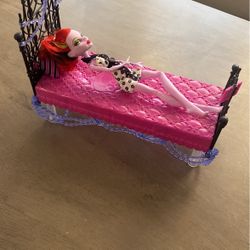 Monster High Spectra Vondergeist's Floating Bed Pink Doll Accessory