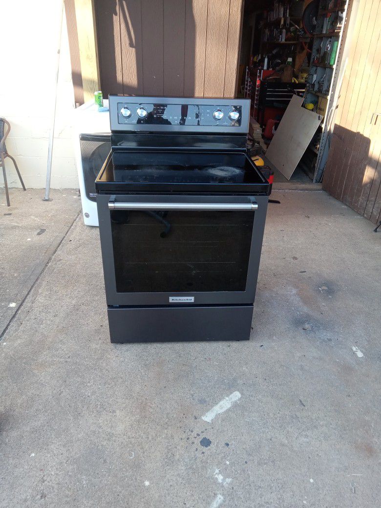 Kitchen aid Electric Stove Oven Will Deliver For Fee