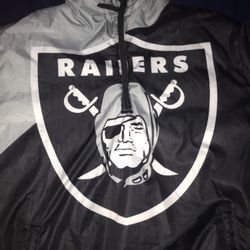 RAIDERS 