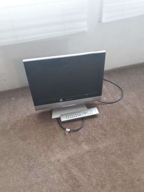 Polaroid 20" TV with remote and DVD player for Sale in Cleveland, GA