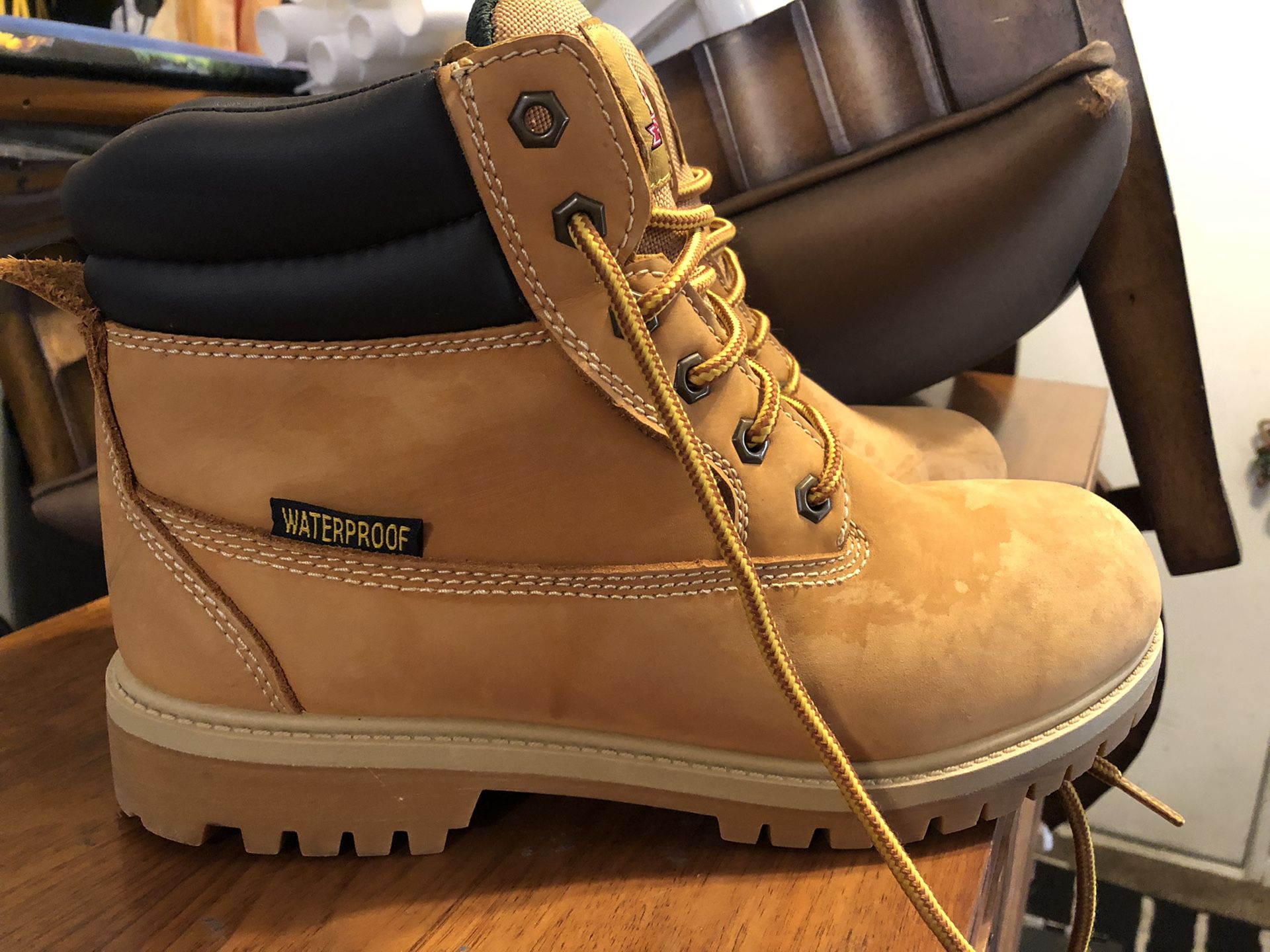 Men’s non-steel toe boots size 11
