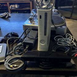 Xbox 360 Bundle with webcam,Kinect,20gb HD and bookbag