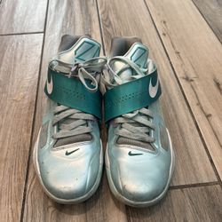 Men’s KD IV Basketball Sneakers 10.5