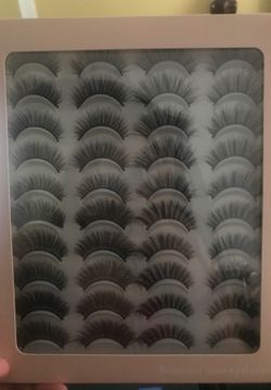 False eyelashes