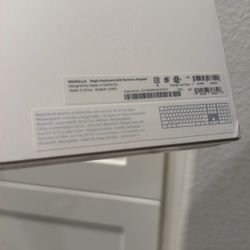 Brand new - Magic keyboard With Numeric Keypad (Apple)