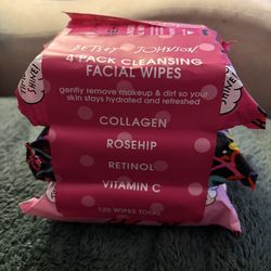 Betsey Johnson Pink 3-Pack Facial Cleansing Wipes