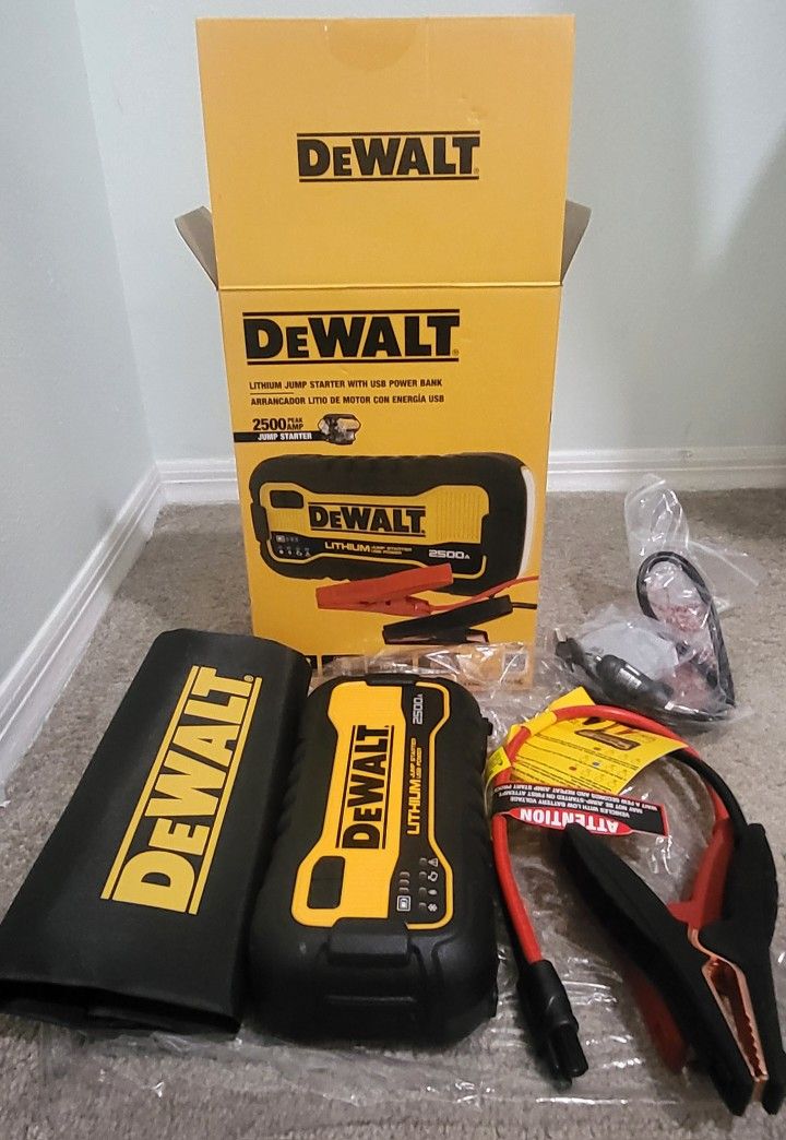 DEWALT 2500 PEAK AMP LITHIUM JUMP STARTER WITH USB POWER BANK
