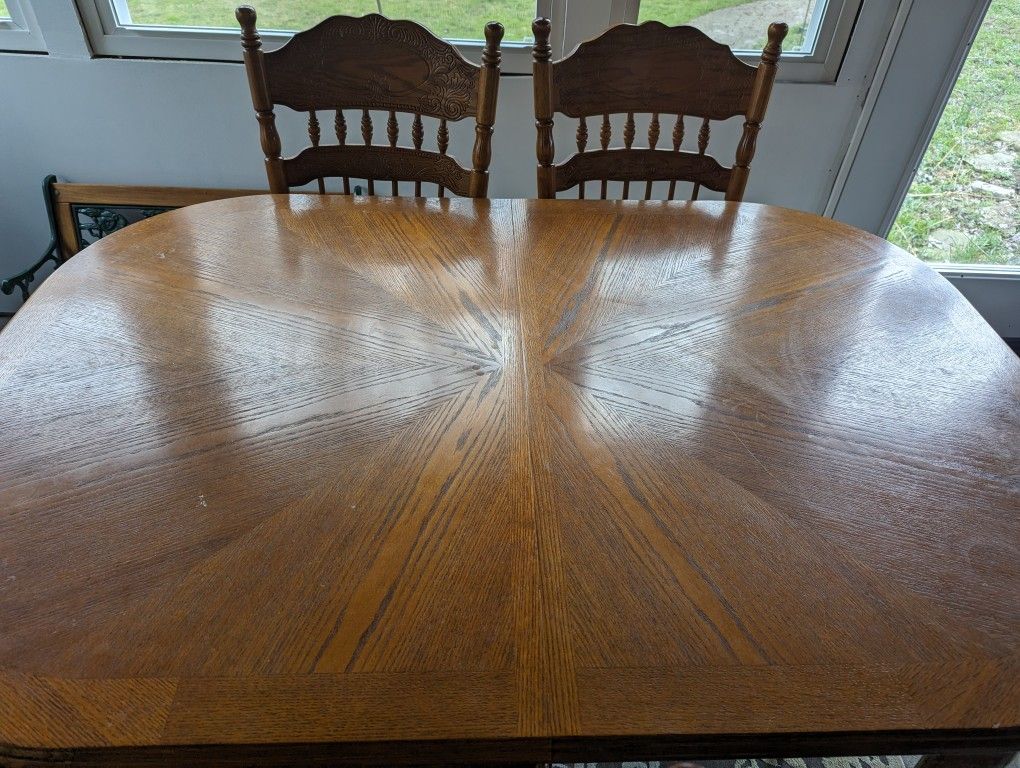 Table and chairs 