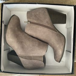 Fergalicious By Fergie Women’s Size 10 Ankle Zipper Brown Boots Shoes