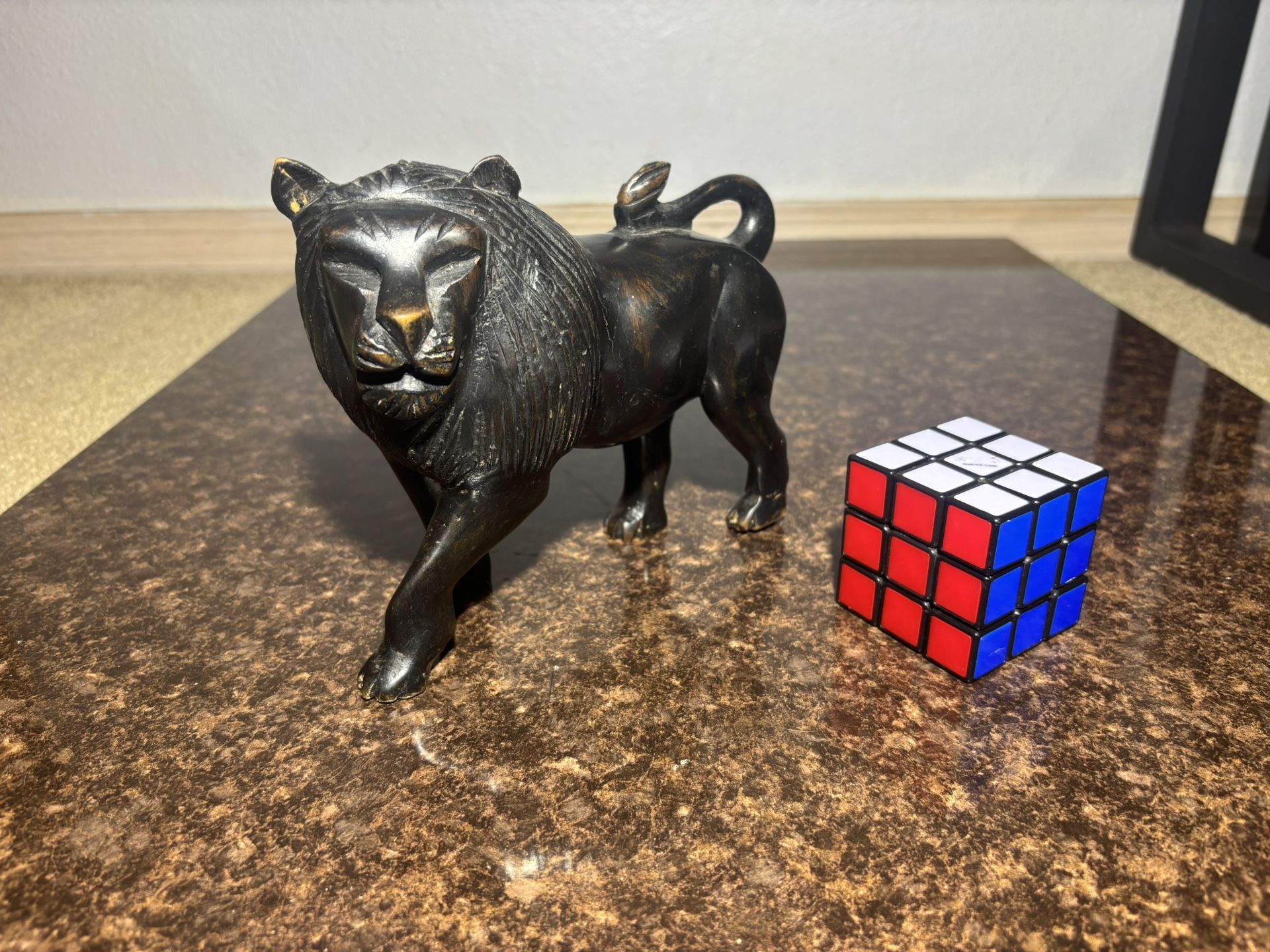 Hand-Carved Wooden Lion Figurine – Vintage Decor (Rubik’s Cube for Size)