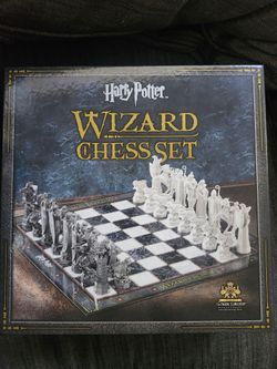 Harry Potter Wizard Chess Set - The Noble Collection