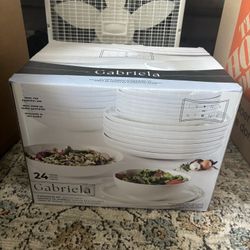 Dinnerware Set 