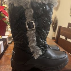 London Fog Women’s Snow Boots