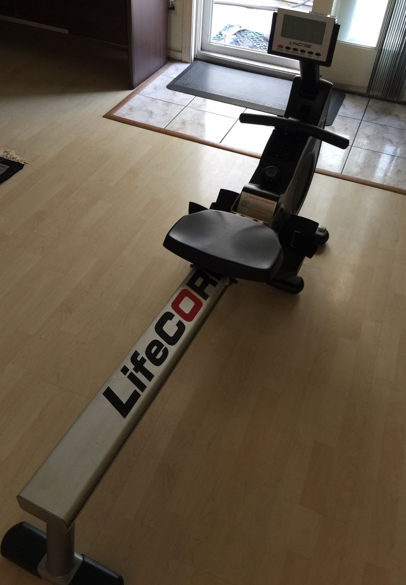 Life ore LC-R88 Rowing Machine & 36”x84”Mat