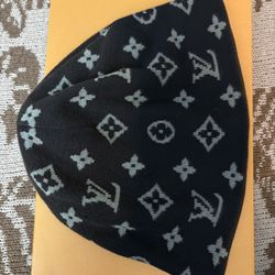 Louis Vuitton Beanie Reversabe 