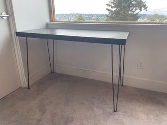 Desk table