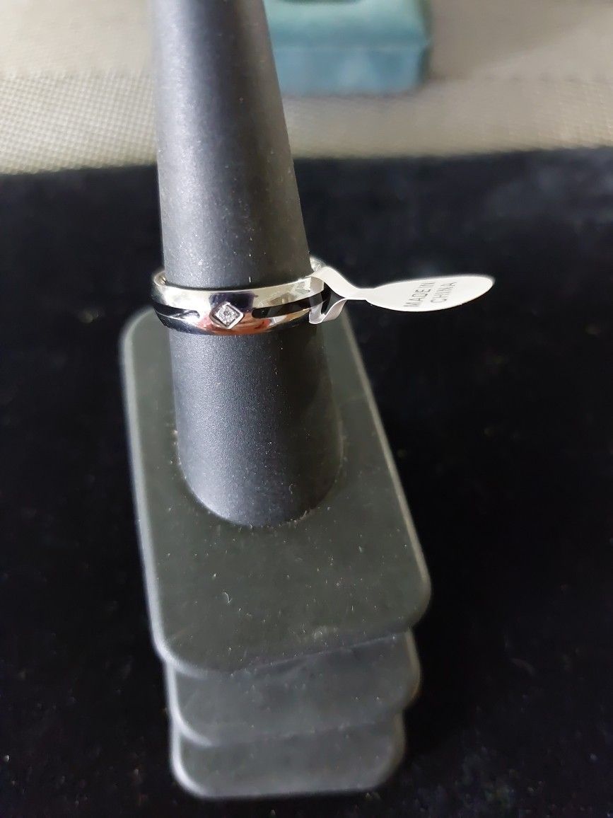Stainless Steel 5mm Band Sz8.