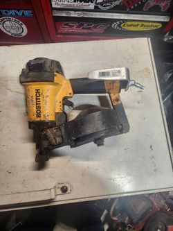 Roofing nailer