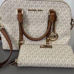 Micheal Kors Hand Bag With Wallet 