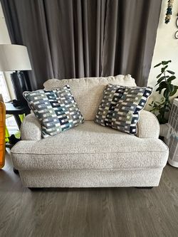 Couch & Matching Accent Chair – Must Go ASAP!