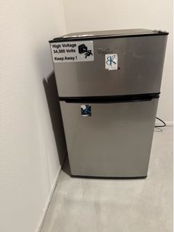 Mini fridge/freezer