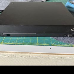 Xbox One X 