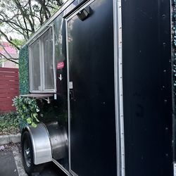 Food trailer 