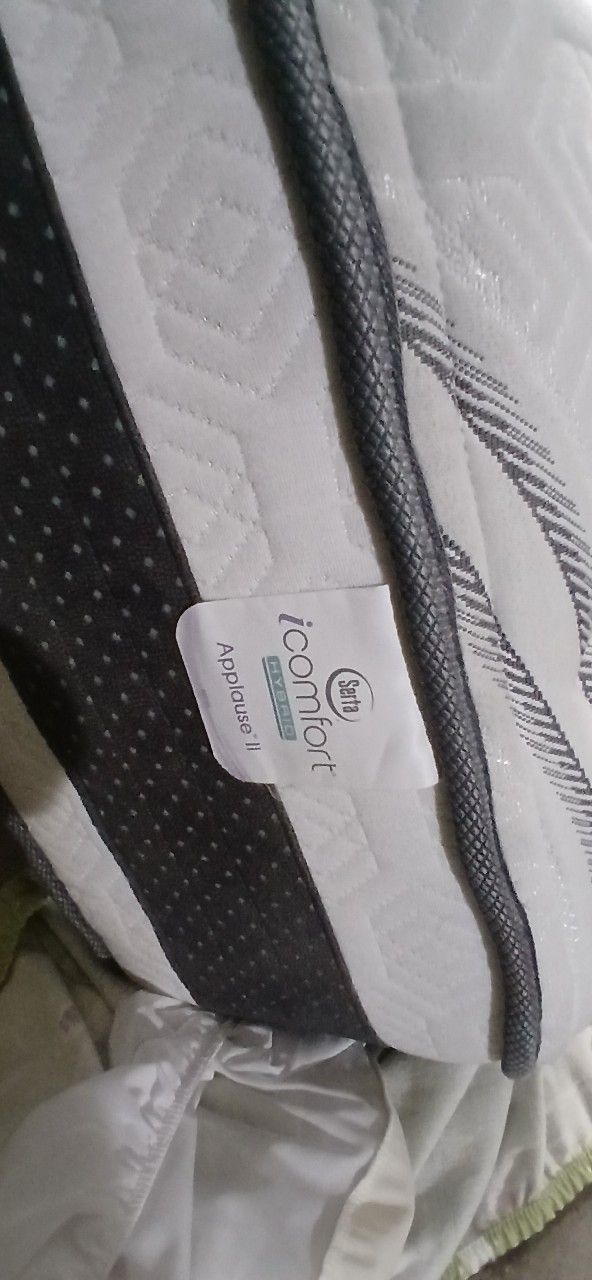 Twin Bed W/Frame & Serta Mattress