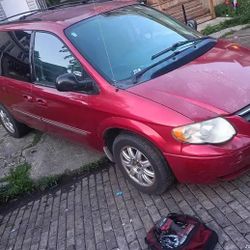 2007 Chrysler Minivan Runs Great 