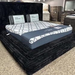 NEW Black Platform King & Queen Size PLATFORM BED with USB-C/A CHARGING PORTS