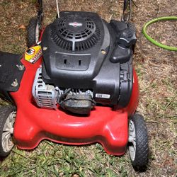 Yard Machines 11A-02BT729 20 in. 125 cc Gas Lawn Mower push mower great condition