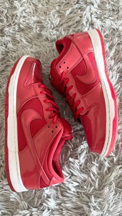 Size 11 Men’s Nike SB Dunk Low Pro Red Patent Leather 304292-616.