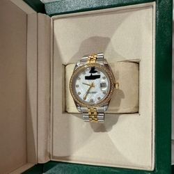 Men’s Luxary Watch Passes Diamond Tester.