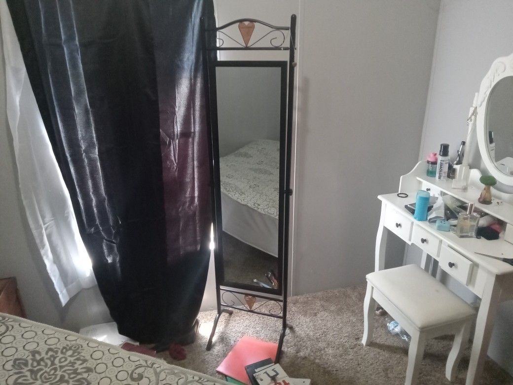 6 Foot Stand Up Mirrer