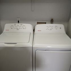 Hot Point Washer And Dryer