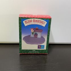 Piglet Christmas at Pooh's House Disney Merry Miniatures 1999 Hallmark