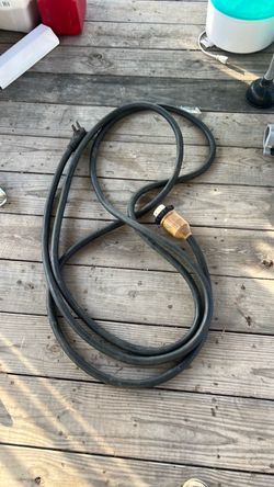 RV Amperage / Rating: 50-Amp, 125/250-Volt heavy-duty power cord.