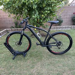 SPECIALIZED PITCH  COMP 27.5 INCH MOUNTAIN BIKE, 9X3 SPEED, LARGE ALUMINUM FRAME, TEKTRO HYDRAULIC DISK BRAKE , LOCKOUT FRONT SUSPENSION. LIKE NEW