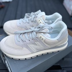 Rare New Balance Timberwolf Men’s size (10)