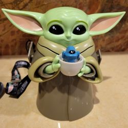 Mandolorian Grogu Disneyland Sipper. Starwars Sipper