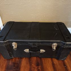 23.5 Gallon Deluxe Black Storage Container