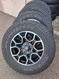 2025 NEW OEM ORIGINAL TAKEOFFS FORD F-150 LARIAT 18 INCH TIRES BRIDGESTONE ALL-TERRAIN 99 % $ 1299 